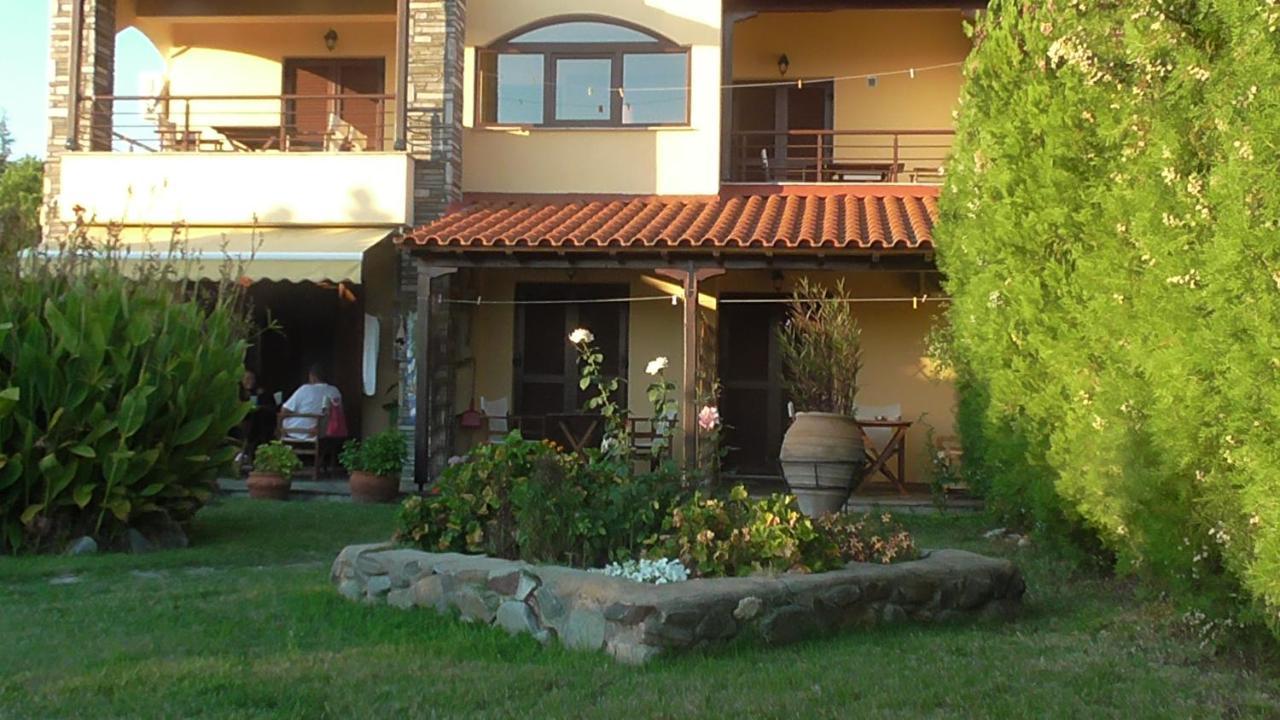 Studios Tripiti Nea Roda Exterior photo