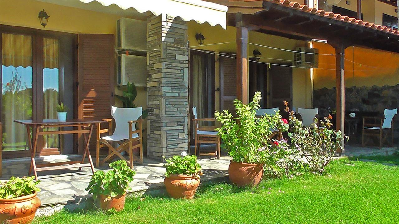 Studios Tripiti Nea Roda Exterior photo