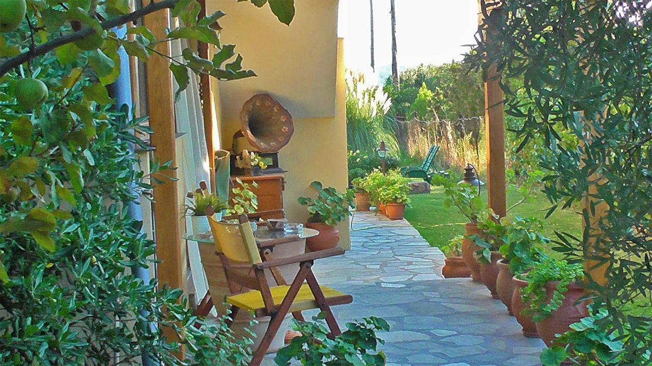 Studios Tripiti Nea Roda Exterior photo